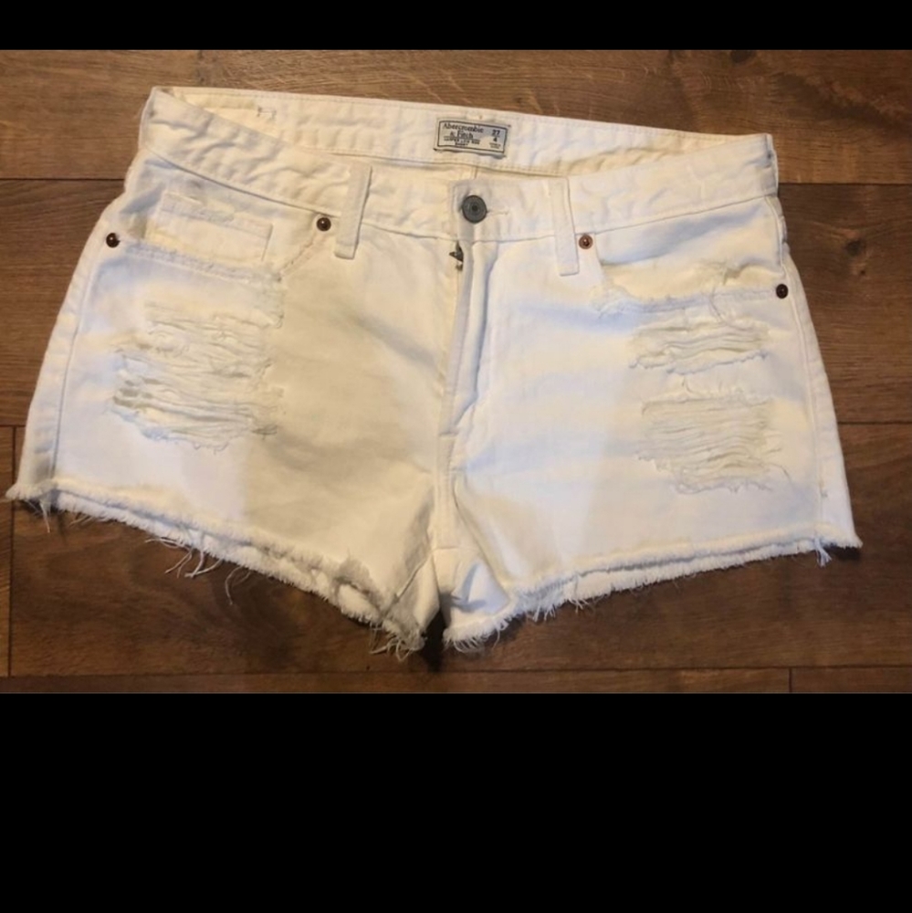Abercrombie & Fitch white distressed shorts